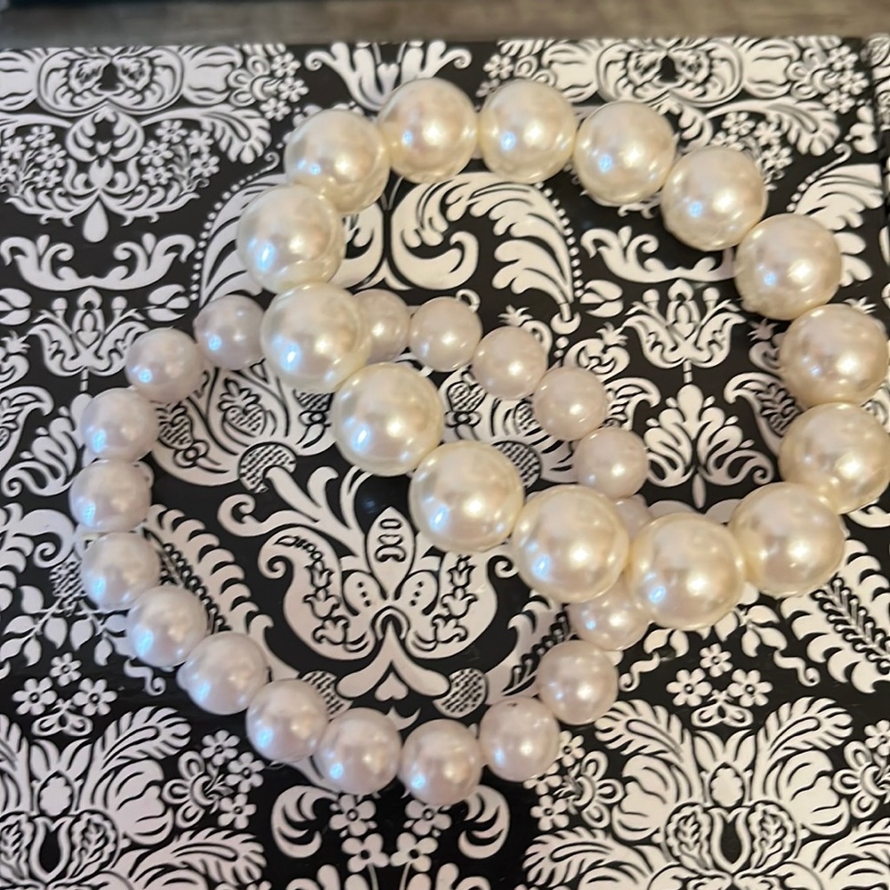 Pearl bracelet set